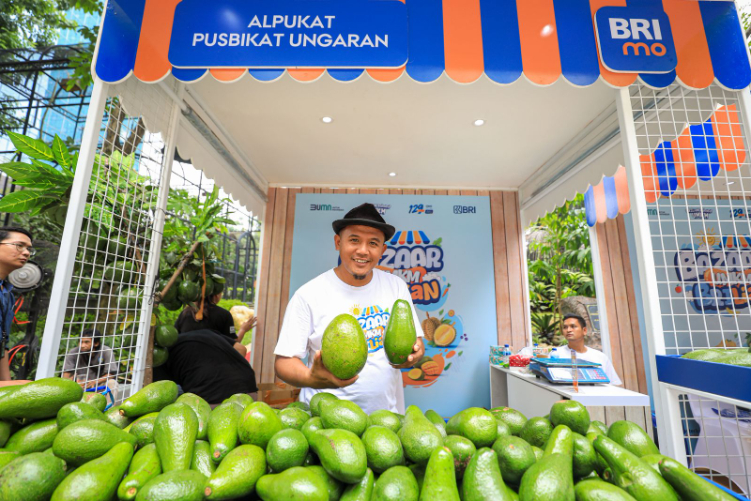 Petani Berhasil Kembangkan Budidaya Alpukat