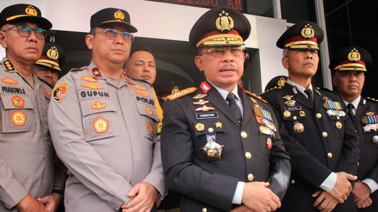 Kapolda Sumatera Barat, Irjen Pol Suharyono pastikan pelaku penembakan terhadap polisi akan segera dipecat