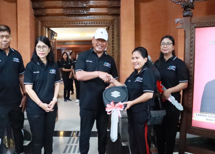 HKN : Rangkaian Peringatan HKN ke-60 dan HAS 2024 di Kota Denpasar yang diisi dengan launching inovasi dan penyerahan penghargaan oleh Sekda Kota Denpasar, Ida Bagus Alit Wiradana, pada Minggu (1/12)