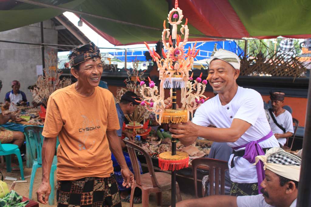 Memberikan tenaga juga termasuk punia.
