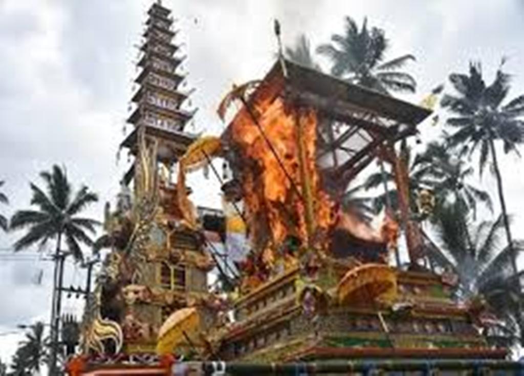 TIRTA PENGENTAS: Tirta pengentas biasanya digunakan saat upacara ngaben atau penguburan jenazah dalam ritual Hindu di Bali. Tirta ini juga disebut tirta Siwa.