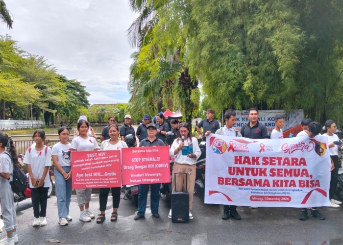 Sosialisasi tentang HIV di areal jogging track gedung Bung Karno.