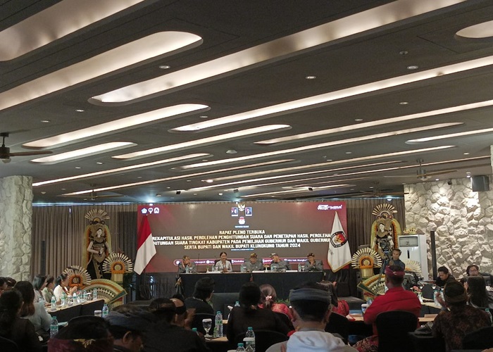 Pleno Rekapitulasi Suara Pilkada 2024 yang digelar KPU Klungkung.