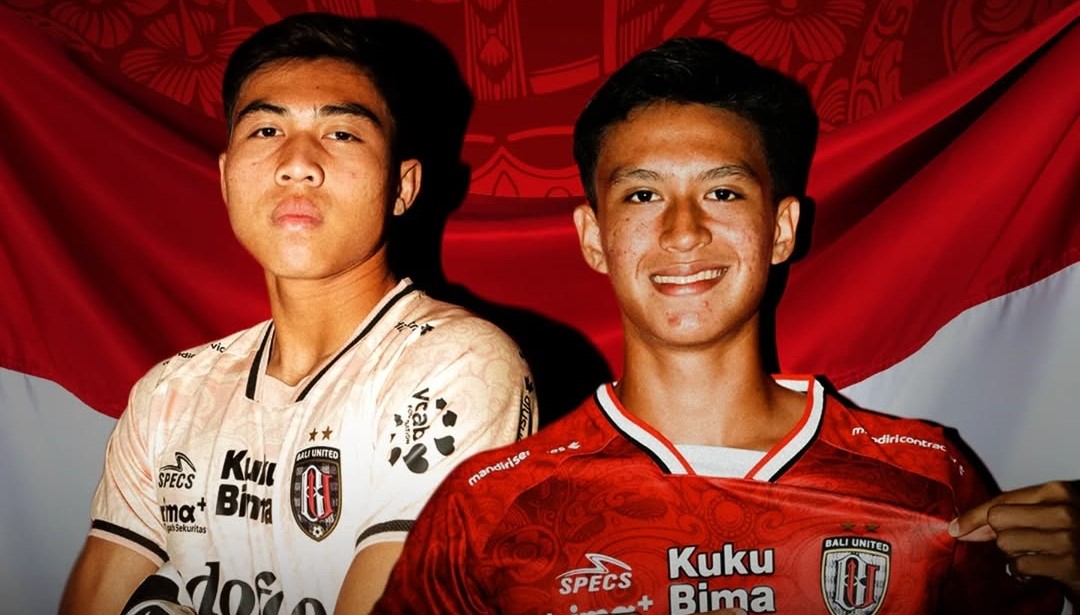 Pemain Bali United Wayan Arta Wiguna dan Maouri Simon.