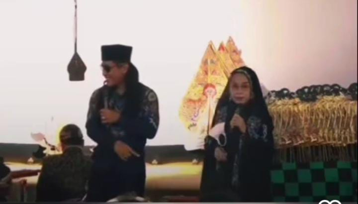 Beredar video Gus Miftah pernah hina pesinden Yati Pesek