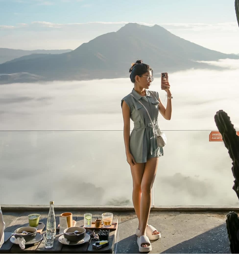 Akasa Kintamani Coffee menyajika pemandangan ngopi di atas Awan