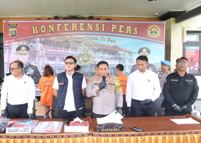 Petugas kepolisian dari Satuan Reserse Kriminal Polres Gianyar berhasil menangkap beberapa orang pelaku yang berkaitan dengan judi online yang dilakukan di wilayah Kabupaten Gianyar,Senin (9/12/2024).