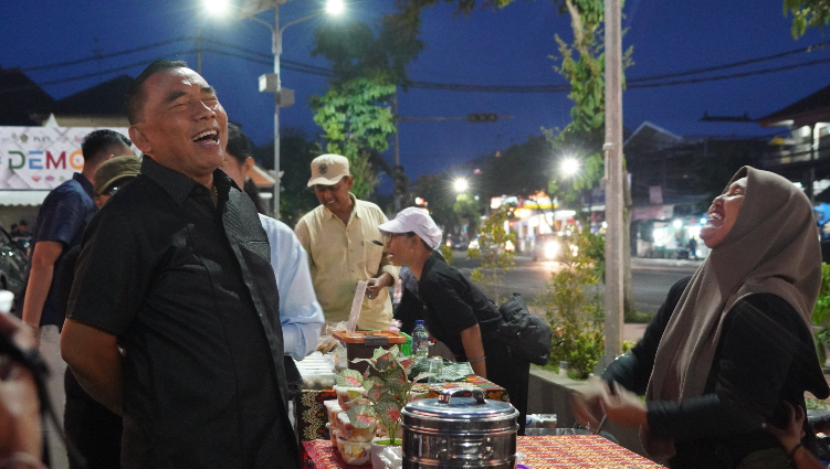 Bupati Jembrana I Nengah Tamba saat acara Jembrana Creative Walk.