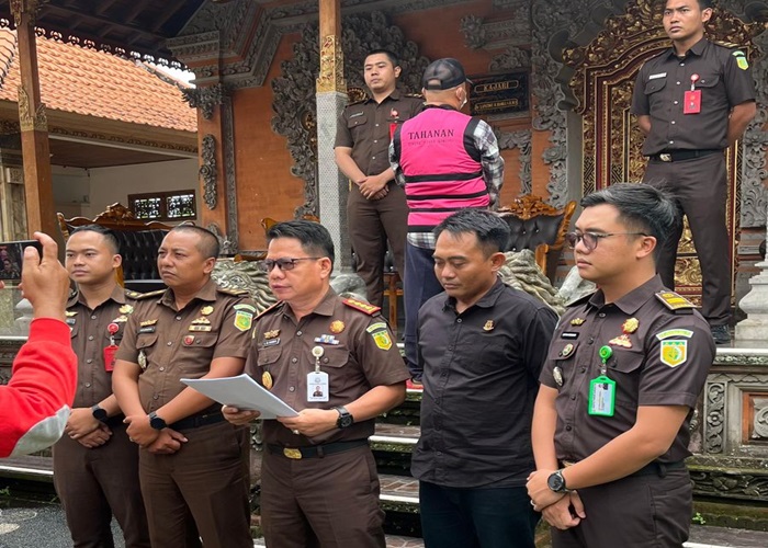 Kejari Klungkung menetapkan Perbekel Desa Dawan Kaler sebagai tersangka.