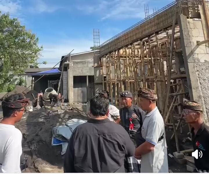 Nyoman Parta mengaku mendukung Langkah pemerintah Gianyar untuk melakukan penertiban pembangunan villa yang dekat dengan pura