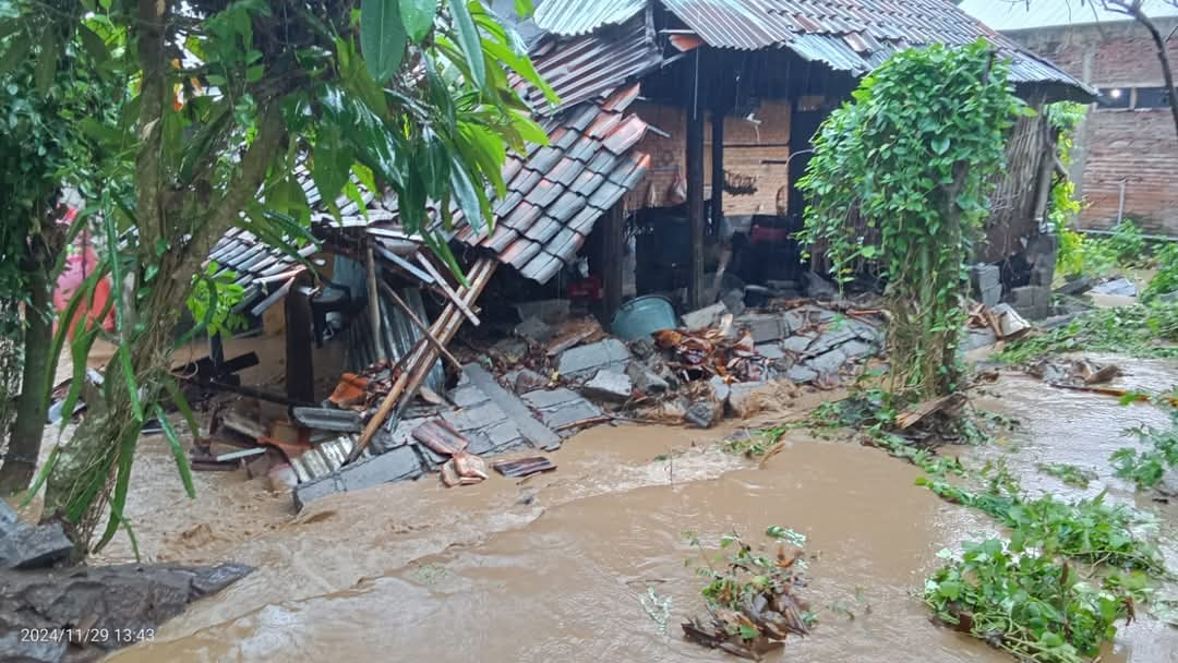 Salah satu bencana yang terjadi di Buleleng akibat curah hujan yang tinggi.