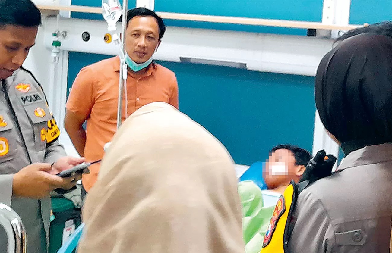 PROSES PEMULIHAN: Samuel Putra Yordaniel do ruang perawatan Rumah Sakit Bhayangkara, Kota Kediri. (JAWA POS RADAR KEDIRI)