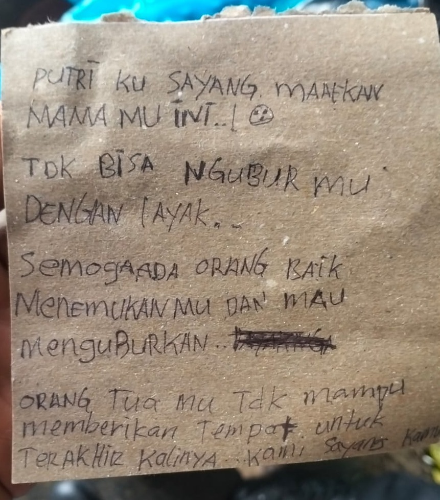 Surat yang ditulis ibu bayi. (Bali Express/Humas Polres Badung)
