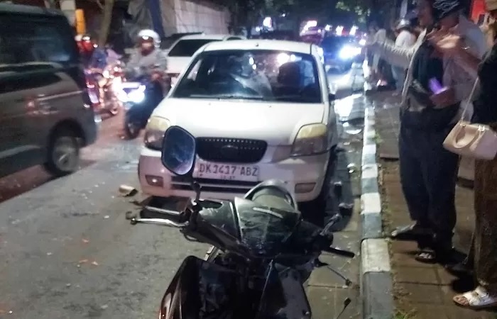 Anggota Satlantas Polres Badung lakukan Olah TKP kecelakaan beruntun di Jalan Raya Denpasar-Gilimanuk, Rabu 11 Desember 2024. (Foto Istimewa.)