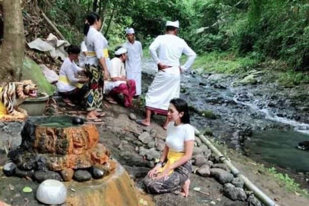 Telebusan Yeh Mekecir di Jembrana, Bali.