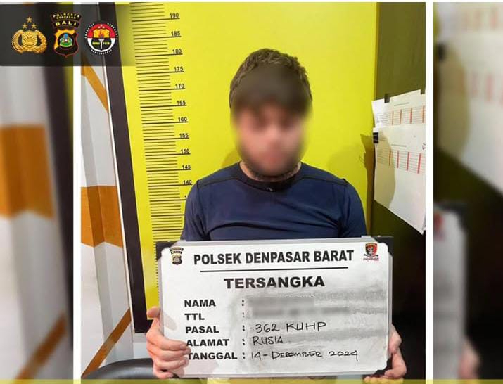 Seorang WNA Rusia diamankan usai ketahuan mencuri IPhone di sebuah Toko Galaksi Seluler