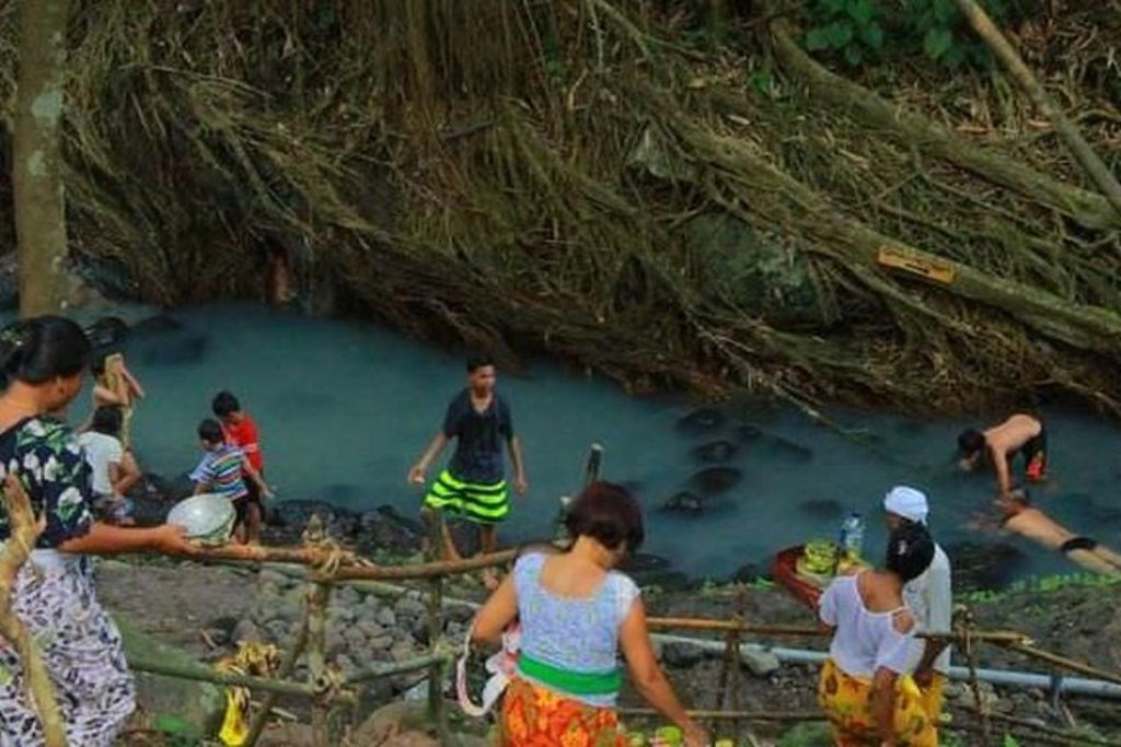 Telebusan Yeh Mekecir di Banjar Yeh Mekecir, Desa Dangin Tukadaya, Kecamatan Jembrana, Bali