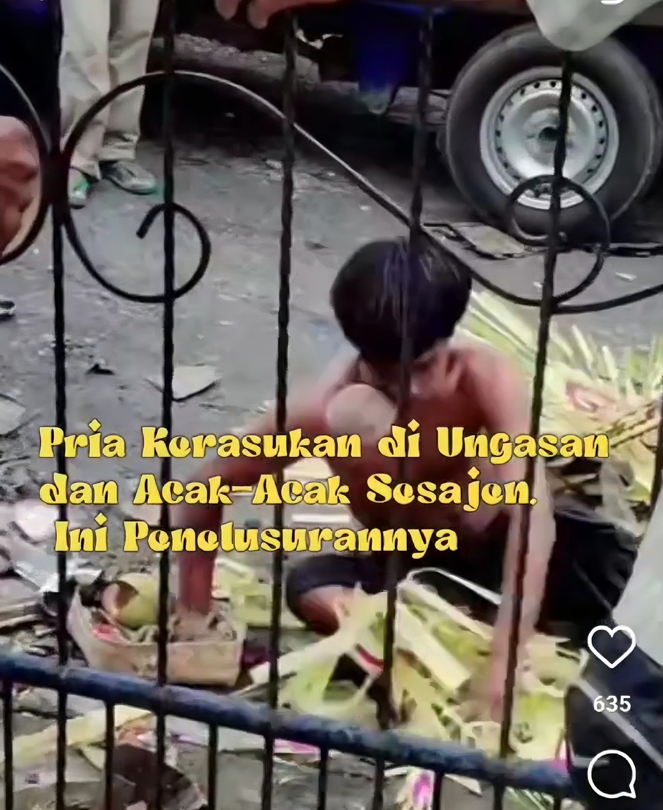 Tangkapan layar video viral saat Anas kerasukan dan acak-acak sesajen. (Bali Express/Istimewa)