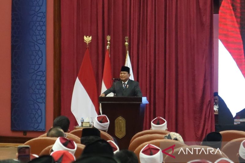 Presiden Prabowo Subianto saat berpidato di Gedung Azhar Conference Center, Universitas Al-Azhar, Kairo, Rabu (18/12/2024).