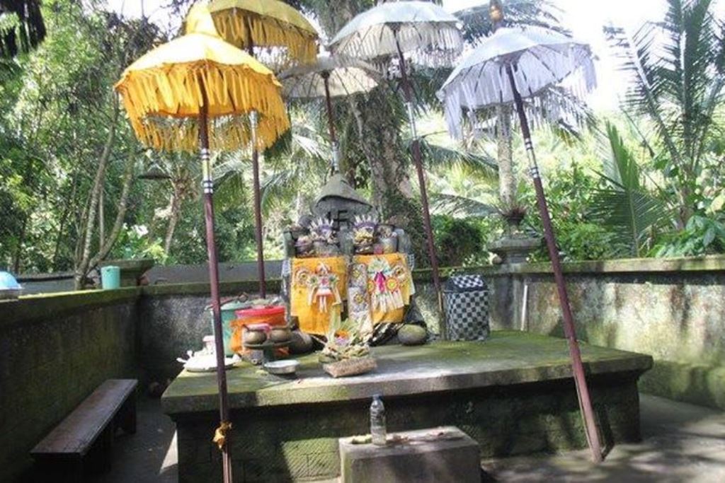 Pura Kahyangan Alit Puser Bumi