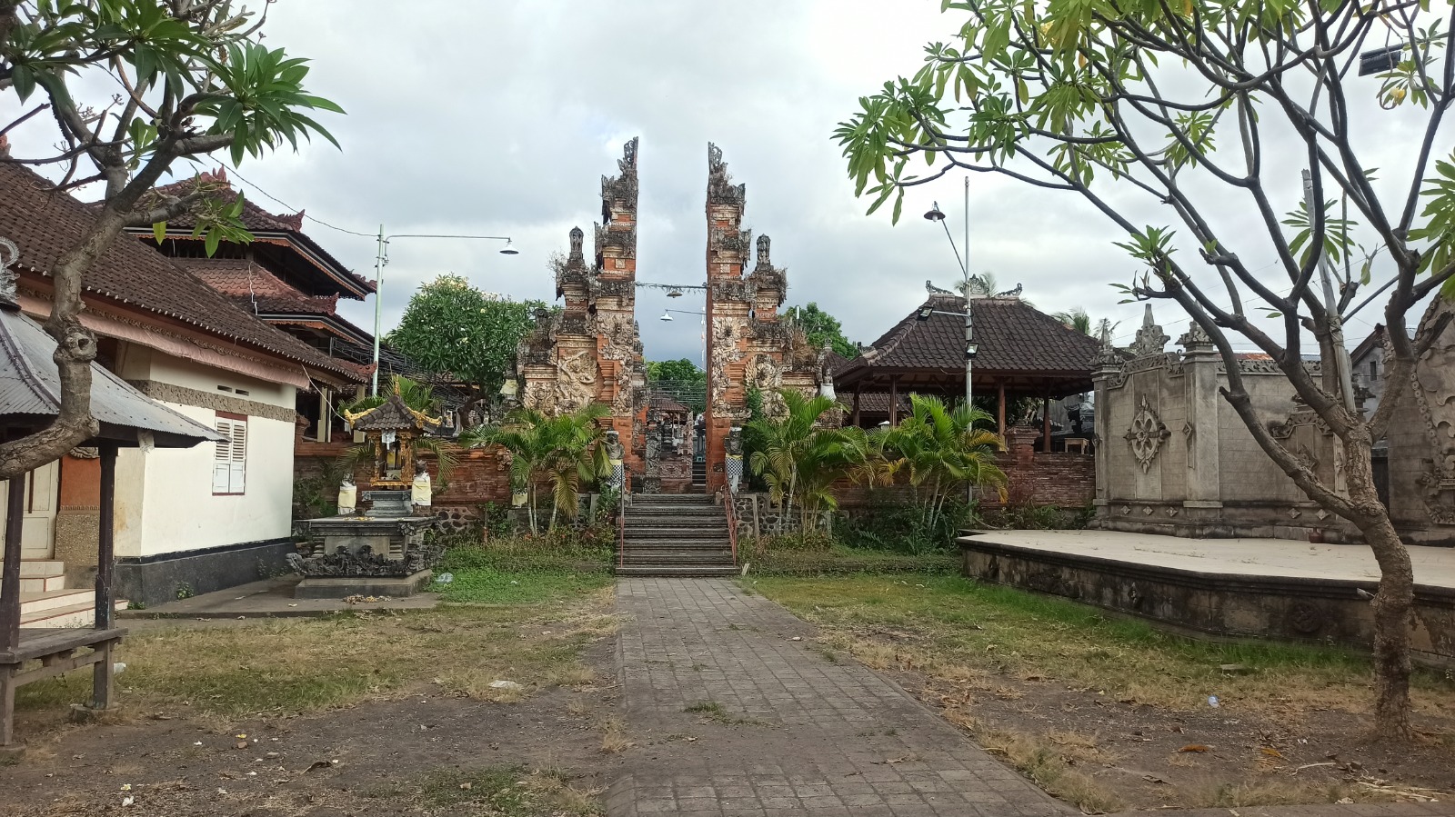 Pura Pemayun Banyuning menjadi tempat metata linggih dan Mejaran-Jaranan