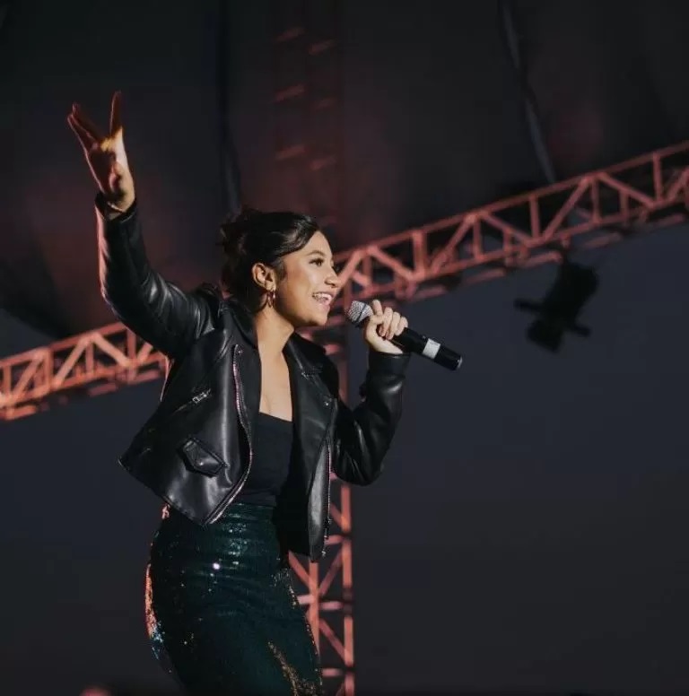 GOLDEN TIKET: Luna Maharani berhasil memperoleh golden tiket Indonesian Idol untuk melaju ke babak selanjutnya. (sumber Radarbali.id)