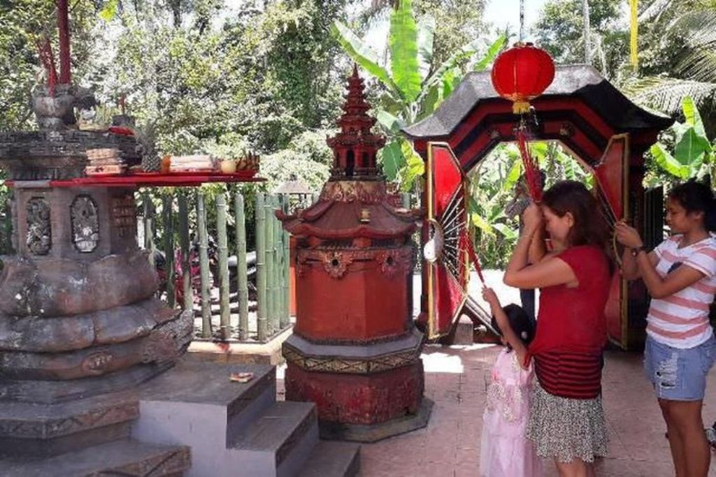 Kongco Hok Tik Kong atau Toa Pekong di Desa Carangsari, Badung, Bali.