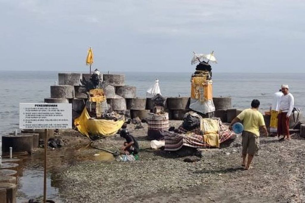 Pura Lingga Pawitra di Buleleng, Bali.