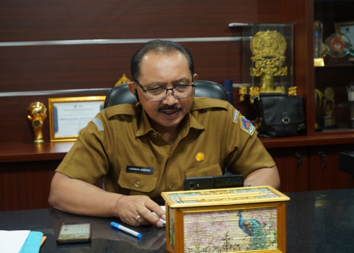 Pj Bupati Klungkung, I Nyoman Jendrika, secara resmi membuka kegiatan Diseminasi Kajian Badan Riset dan Inovasi Daerah (BRIDA) Kabupaten Klungkung Tahun 2024 melalui video conference.