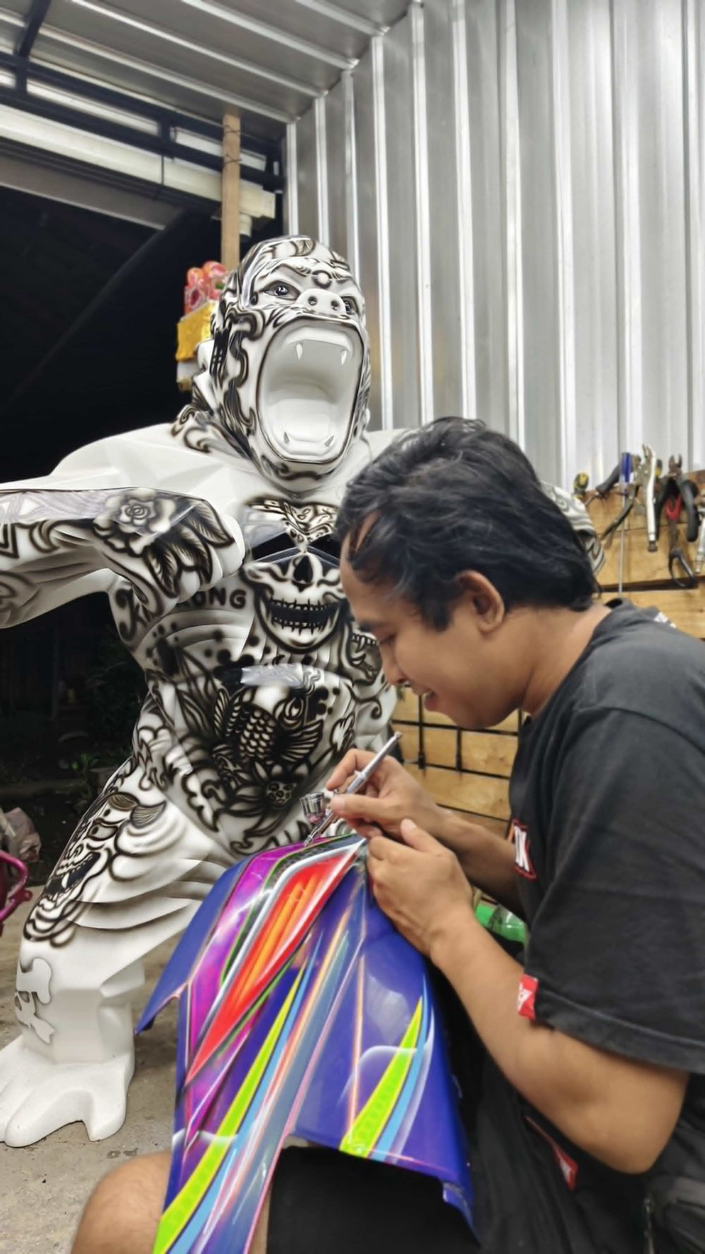 Yogi Setiawan sukses meraih gelar juara pada kontes modifikasi motor di Bali dan kota besar di Indonesia.