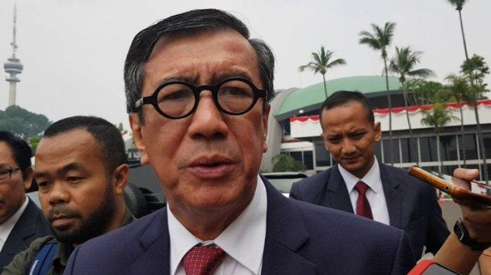 KPK melarang elite PDI Perjuangan Yasonna H. Laoly (YHL) keluar negeri
