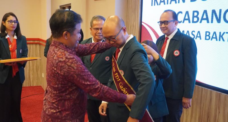 dr. Ida Bagus Udayana Hanggara dilantik sebagai ketua IDI Bangli pada Sabtu (28/12/2024).