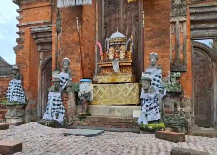 MEMPRIHATINKAN : Pemedal Agung di kawasan Kertagosa Klungkung.