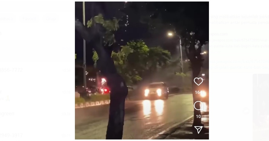 Aksi sekelompok orang nyalakan kembang api di tengah jalan bahayakan pengemudi lain