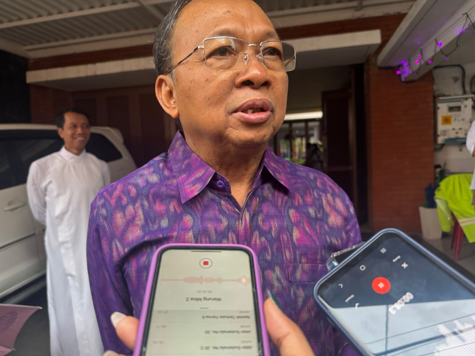 OPERASIONAL BUS: Wayan Koster, Calon Gubernur Bali Terpilih Pilgub 2024 saat ditemui di Denpasar, Rabu (1/1).