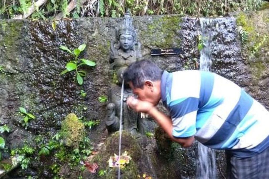 Beji Pura Dalem Kawi, Banjar Kutuh, Desa Sayan, Ubud, Gianyar, Bali