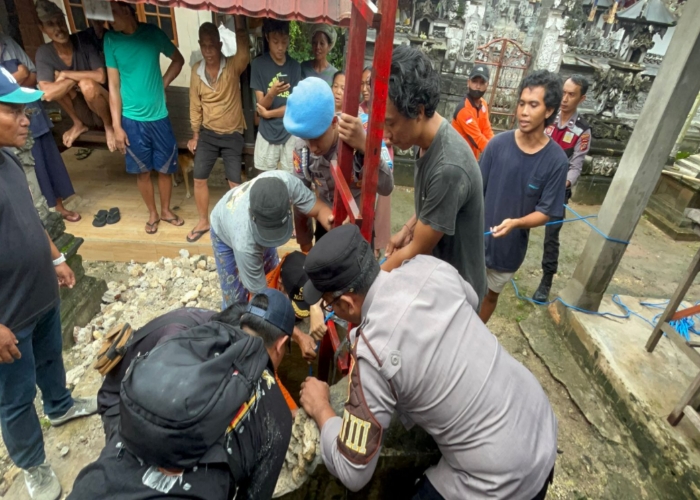 DRAMATIS : Proses evakuasi wanita yang jatuh ke dalam sumur di Nusa Penida.