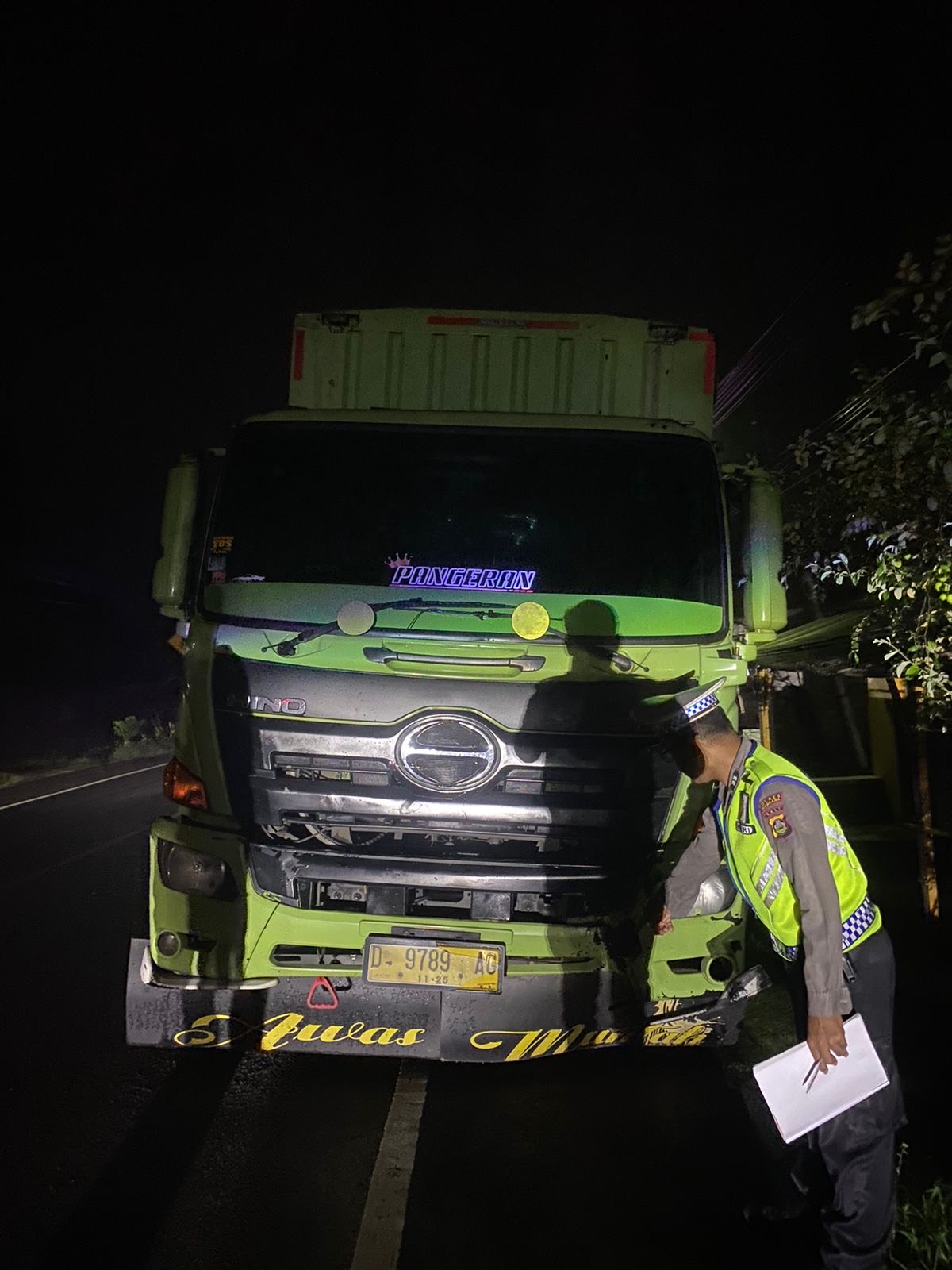 LAKA LANTAS: Kecelakaan lalu lintas di Banjar Air Anakan Desa Banyubiru Jembrana menelan korban jiwa. Penumpang motor tewas.