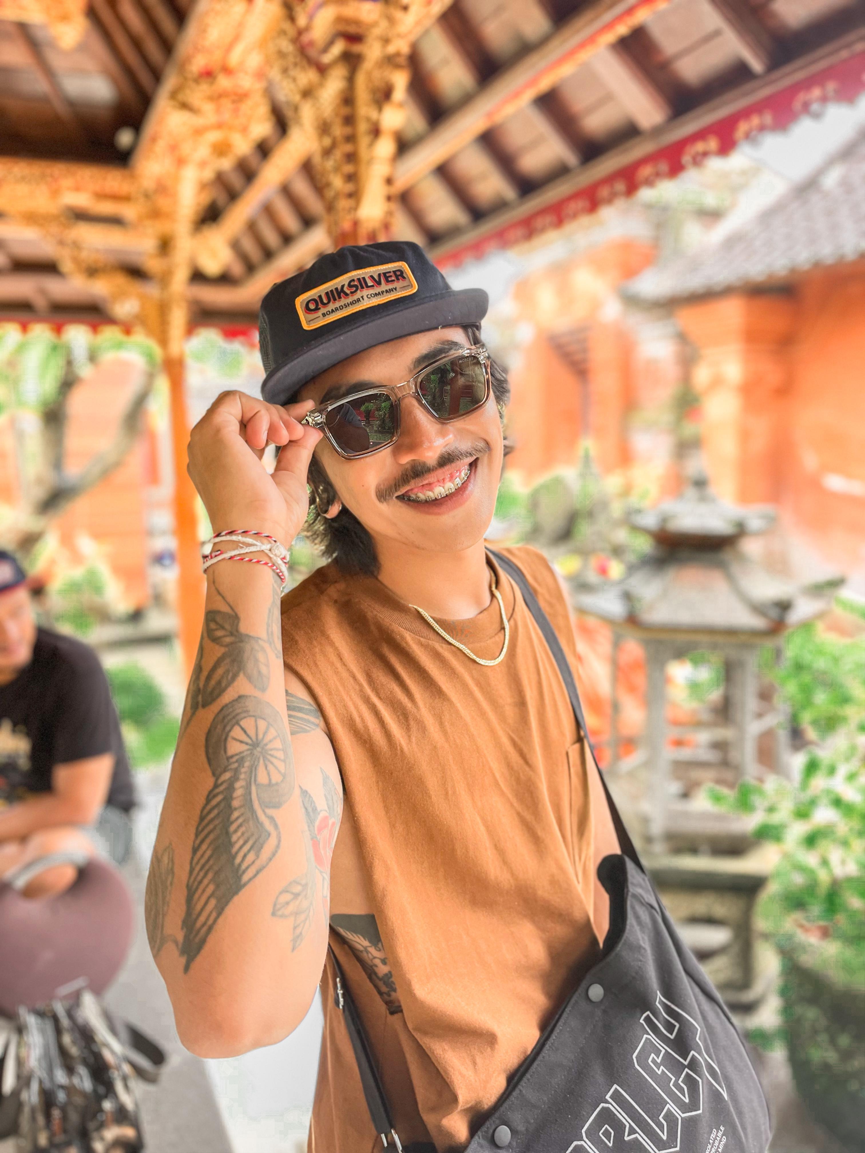 Made Gunawan, penyanyi Pop Bali yang viral sudah memiliki hoby menyanyi sejak SD