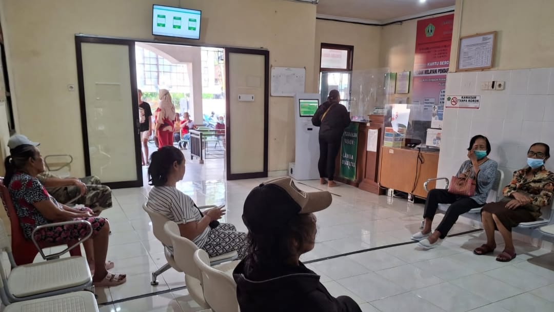 Suasana layanan di Puskesmas Tabanan III yang per 2 Januari 2025 mulai menerapkan layanan UGD 12 jam.