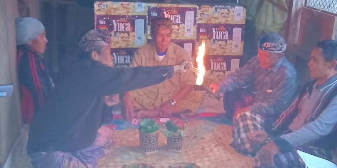 prosesi perkawinan Melaib ngemaling di Desa Pedawa, Kecamatan Banjar, Buleleng