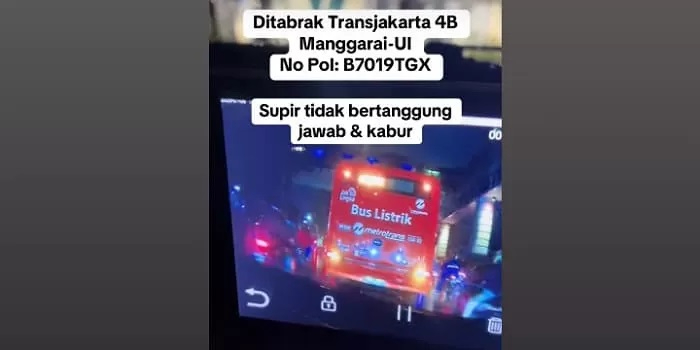 Viral di media sosial bus tranjakarta tabrak pengemudi mobil di Jakarta Selatan