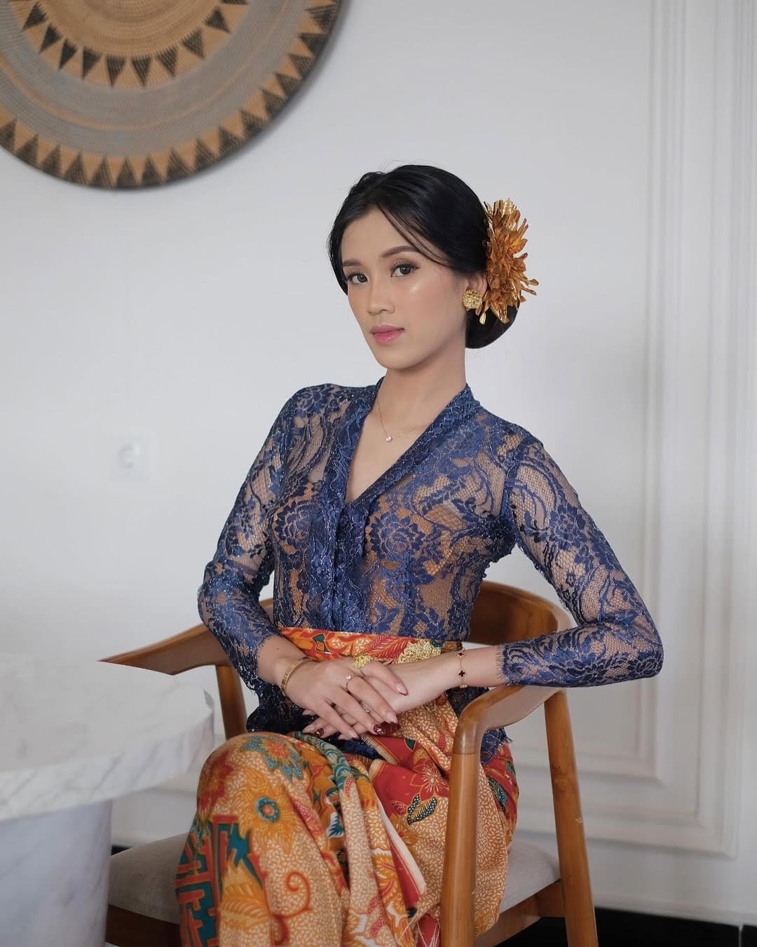 SELEBGRAM: Meisariskhi dikenal sebagai selebgram Bali yang inspiratif dengan konten budaya tetapi memiliki prestasi akademik gemilang.