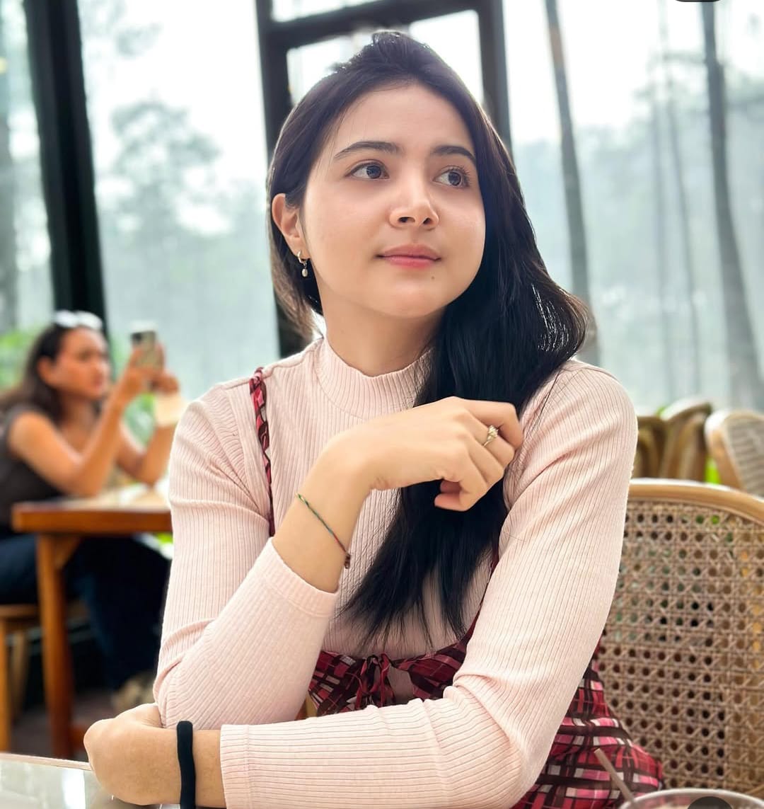 Bulan Sutena, Seleb TikTok asal Gianyar