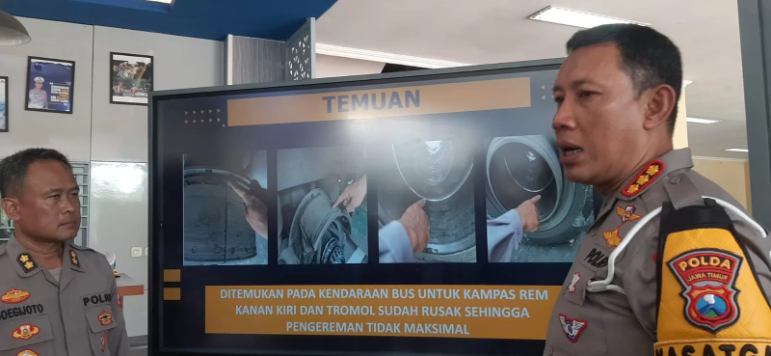 Polda Jatim menetapkan sopir bus maut M. Arief Subhan sebagia tersangka
