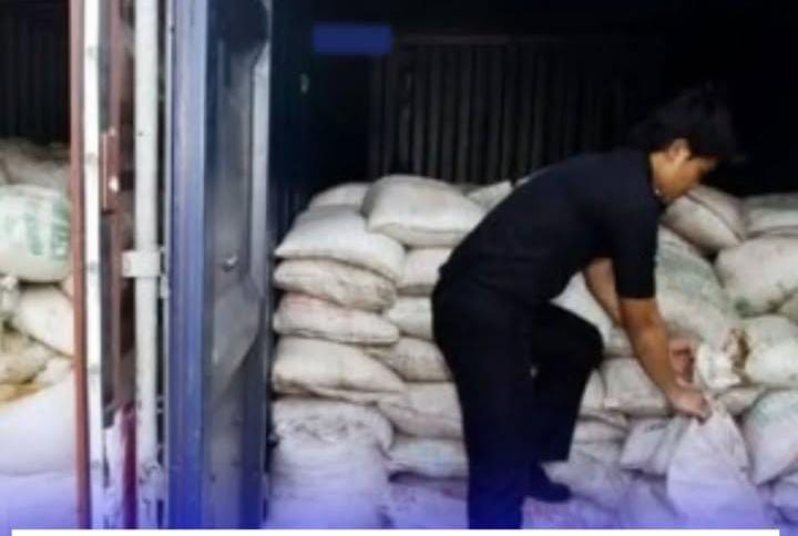 BNPB Klarifikasi terkait isu penjualan bantuan logistic pengungsi di NTT