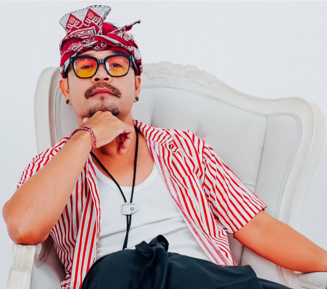 Jun Bintang, vokalis Bintang Band yang sudah berkiprah di dunia musik Bali sejak awal 2000-an