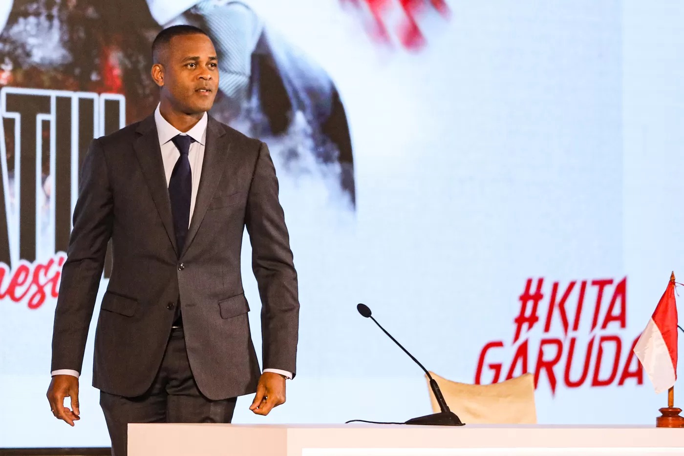 KONFERENSI PERS: Pelatih Kepala Timnas Indonesia Patrick Kluivert menghadiri acara konferensi press di Hotel Mulia, Jakarta, Minggu, (12/01/2025).