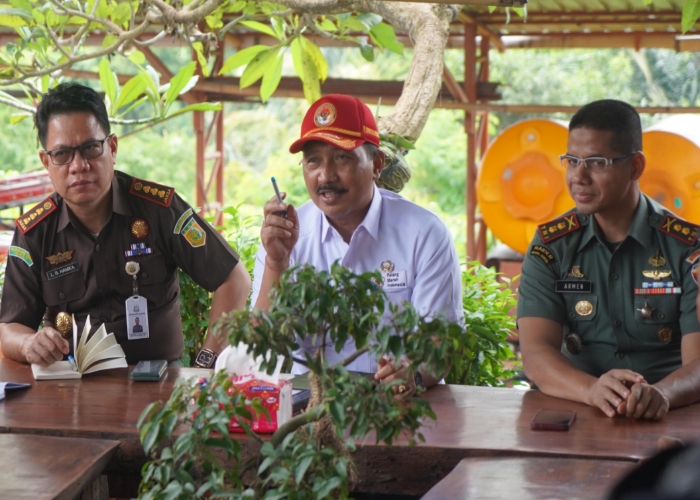 Pemerintah Kabupaten Klungkung bersama Forum Komunikasi Pimpinan Daerah (Forkopimda) menggelar rapat koordinasi terbatas (Rakortas).