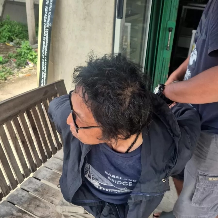 DITANGKAP: Pelaku pembunuhan aktor film Mak Lampir, Sandy Permana tertangkap. Terungkap sejumlah fakta mengerikan di balik kasus tersebut.